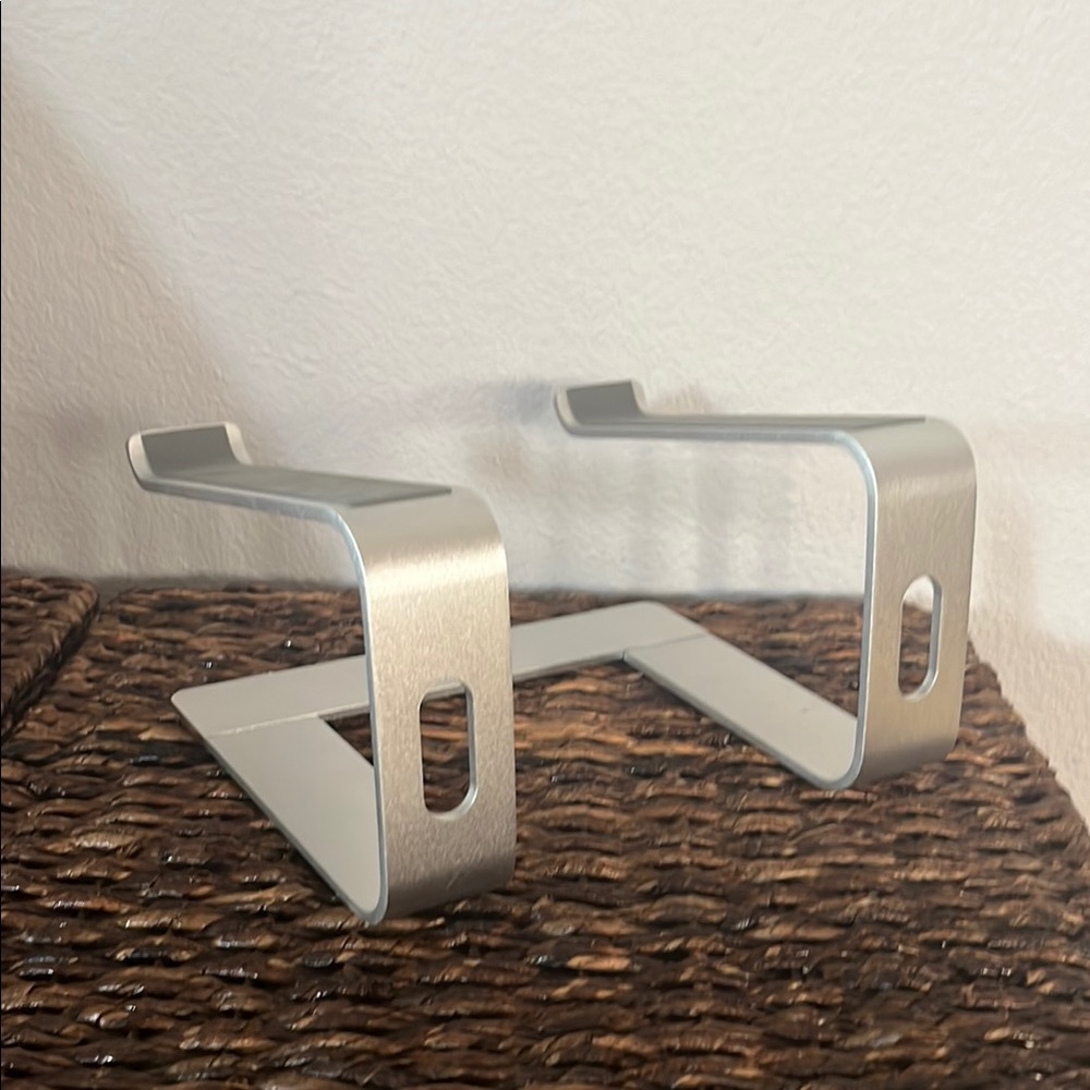 SOUNDANCE Laptop Stand / Computer Riser - Picture 2 of 9